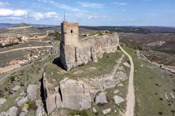 Homenaje kale kule Atienza Ortaçağ Kalesi onikinci yüzyılda (CID rota ve Don Kişot) Guadalajara il Castilla La Mancha İspanya.