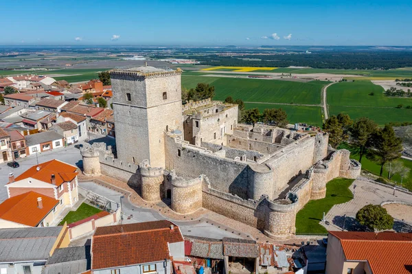 Şato XV yüzyılda inşa edildi, Valladolid Kastilya 'nın Portillo kasabasında ve Leon, İspanya