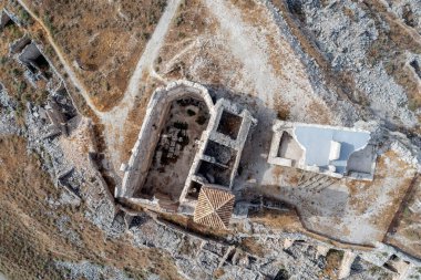 Roden köyü İspanya İç Savaşı sırasında, Saragossa, Aragon, İspanya 'da bir bombalı saldırıda yok edildi. San Martin Havacılık Kilisesi 'nin detayları.