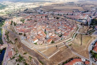 Salamanca İspanya 'da Ciudad Rodrigo' nun panoramik hava manzarası,