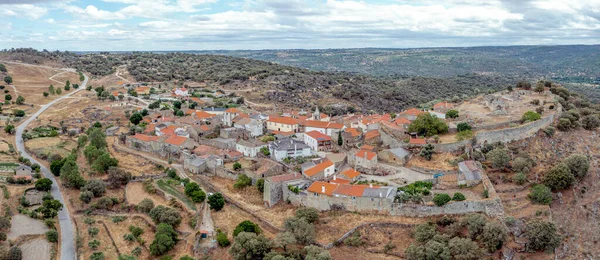 Flygfoto Över Den Historiska Byn Castelo Mendo Portugal Lågfrontssikt — Stockfoto