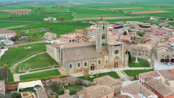 Iglesia Santa Maria Real Sasamon España Unesco Camino Del Peregrino — Vídeos de Stock