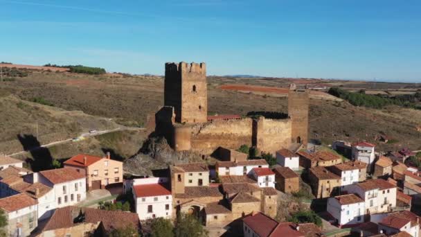 ボズメディアーノ ソリアの中世の城スペイン カスティーリャ レオン自治共同体 モンカヨ地方の町 — ストック動画