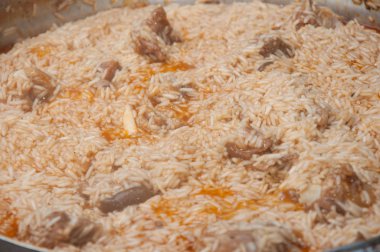 keçi eti tencereye - İslami yemek pişirme pilav ile gömüldü