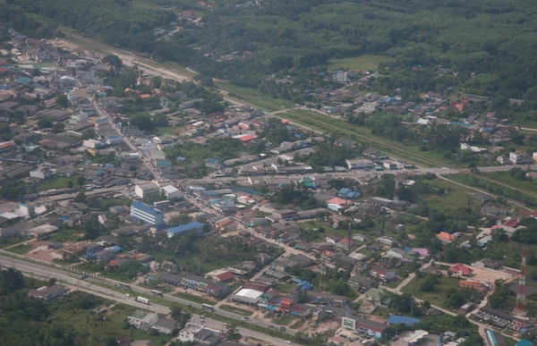 Straße und Stadt im Süden Thailands — Stockfoto