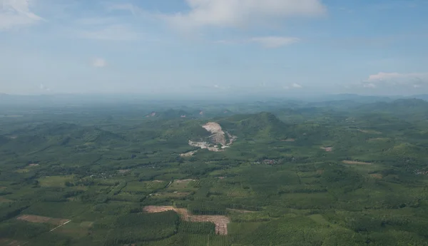 山和天空景观 — 图库照片