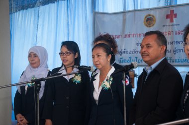 yala, Tayland - Ağustos 10: mrs.anongsri simsiri (ortada) yala r