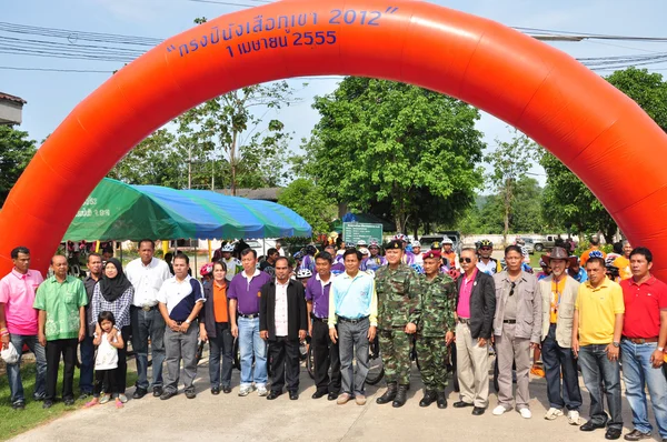 Yala, thailand - 1. april: unbekannt, wer mounta unterstützt — Stockfoto