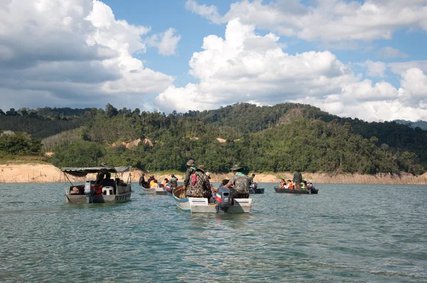 Yala, Tayland-Eylül 21: tanımlanamayan turistlere tekne t — Stok fotoğraf