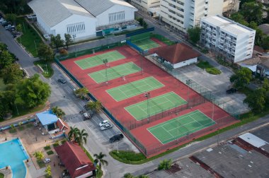 yala, Tayland - 5 Aralık: Tenis kortları, beyaz fil par