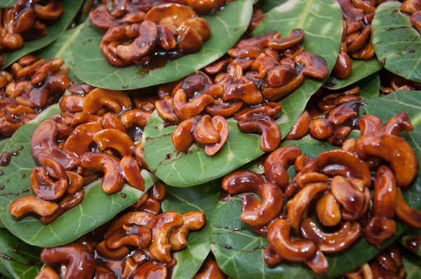 Söt kola cashewnötter dessert - anacardium occidentale — Stockfoto