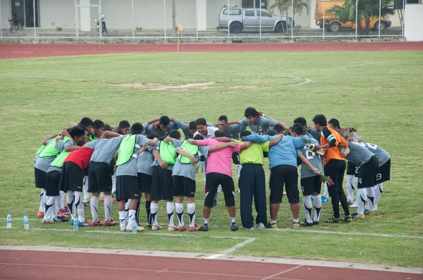 YALA, THAILAND - OCTOBER 10: Yala FC Youth football player meet — Stock Photo, Image