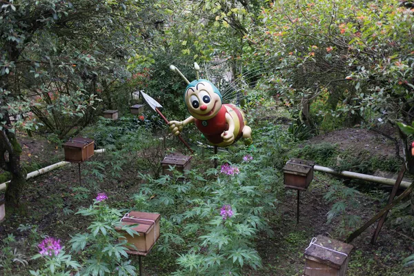 Estátua da abelha soldado em Cameron Highlands Bee Farms — Fotografia de Stock