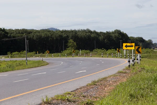 Señal de tráfico para carretera curva — Foto de Stock