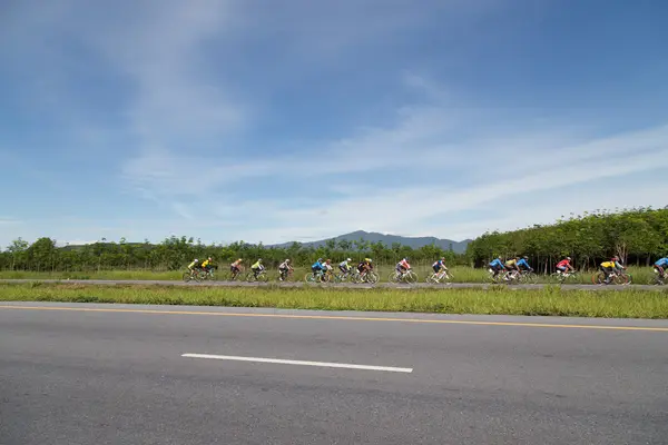 Mountain Bike competición de carreras en Yala — Foto de Stock