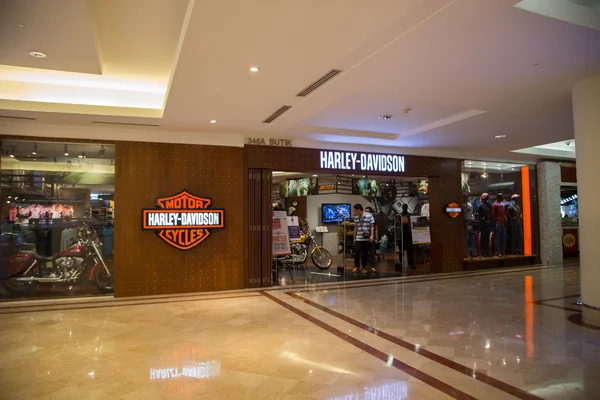 KUALA LUMPUR, MALASIA - SEP 27: Tienda HARLEY-DAVIDSON en Suria S — Foto de Stock