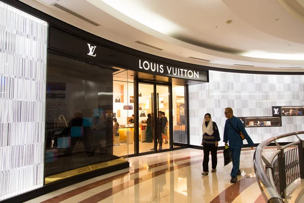 KUALA LUMPUR, MALAYSIA - SEP 27: LOUIS VUITTON shop in Suria Sho — Stock Photo, Image