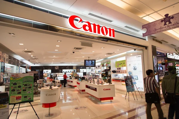 KUALA LUMPUR, MALAYSIA - SEP 27: canon shop in Suria Shopping Ma — Stock Photo, Image