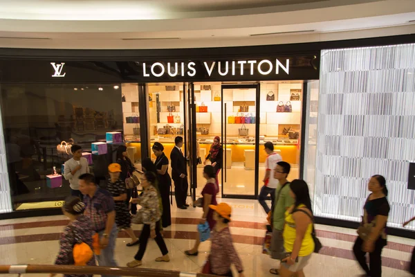 KUALA LUMPUR, MALASIA - SEP 27: Tienda LOUIS VUITTON en Suria Sho —  Fotos de Stock
