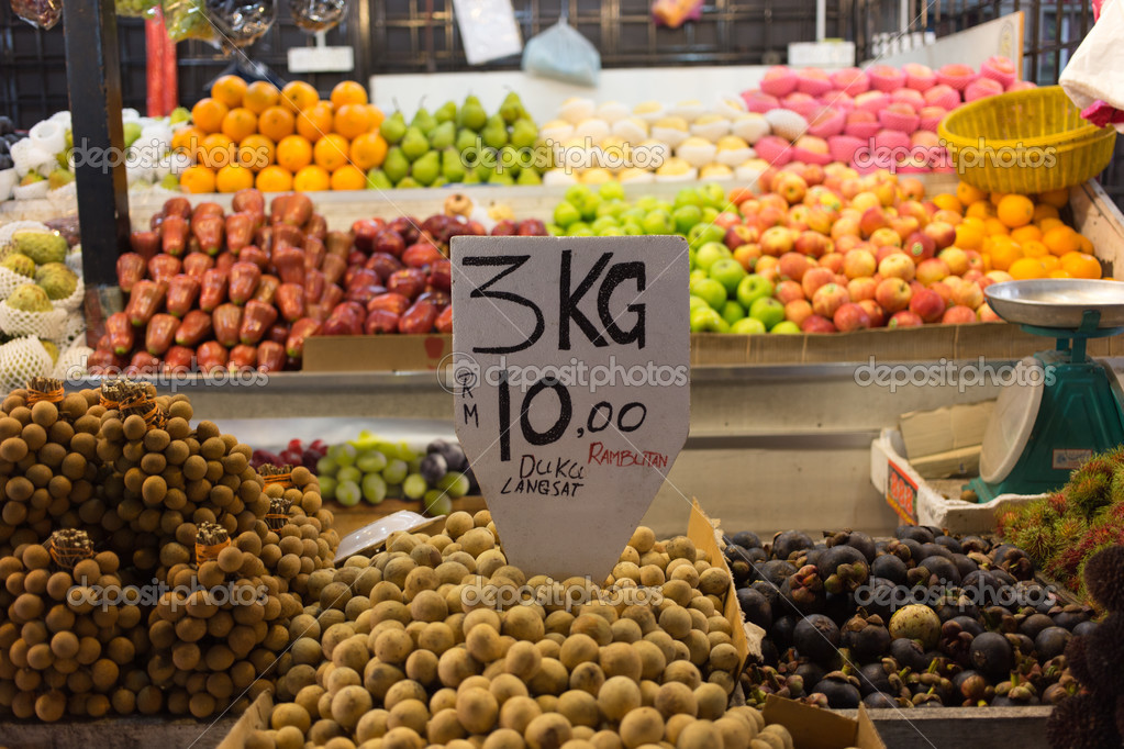 KUALA LUMPUR, MALAYSIA SEP 27 Fruits Market in Kuala Lumpur a