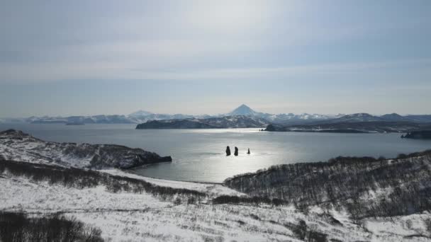 Russia Kamchatka Peninsula Three Brothers Rocks Beautiful Blue Water Bay — Stock Video