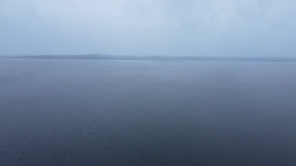 Flyger Över Sjön Onega Dimmigt Regnigt Väder Karelen — Stockvideo