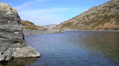 Sonbaharda Ekimde Dağ Gölü.