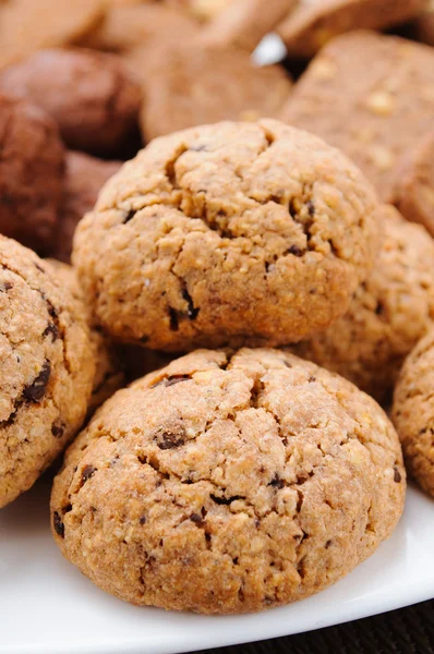 Many different types of cookies lay on a plate — Stock Photo, Image