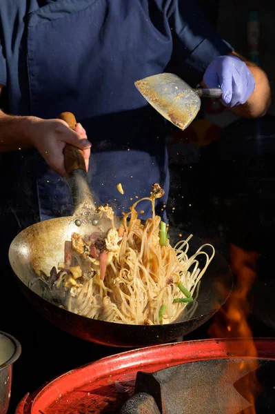 Chef Cooks Chinese Noodle Wok Street Food Festival — Stock Photo, Image