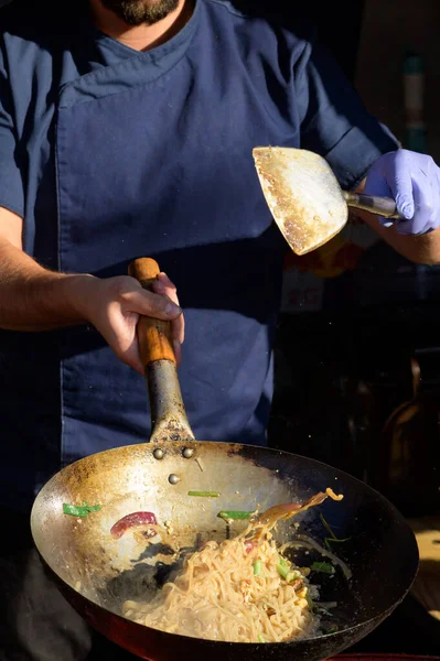Chef Cooks Chinese Noodle Wok Street Food Festival — Stock Photo, Image