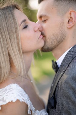 Mutlu düğün, gelin ve damat birlikte