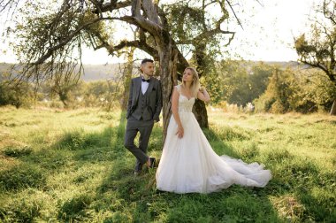 Mutlu düğün, gelin ve damat birlikte