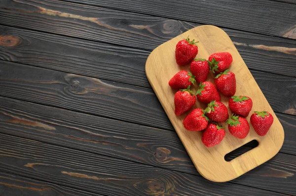 Fresas Rojas Jugosas Sobre Una Mesa Rústica Madera Concepto Snacks — Foto de Stock