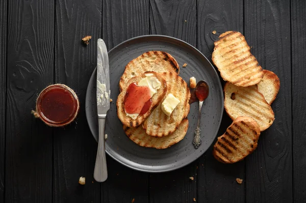 Континентальный Завтрак Кофе Тостами Джемом Маслом Вкусный Столик — стоковое фото