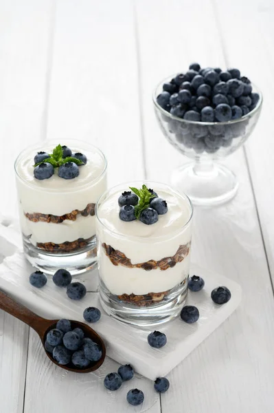 Dessert Cottage Cheese Fresh Blueberries Granola Glass White Wooden Background — Stockfoto