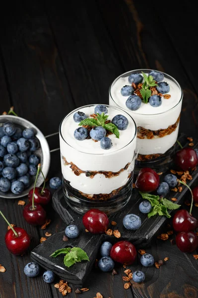 Homemade Layered Dessert Fresh Blueberry Cherry Cream Cheese Yogurt Granola — ストック写真