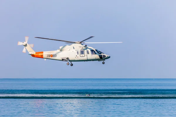 Hubschrauber sikorsky s-76c — Stockfoto