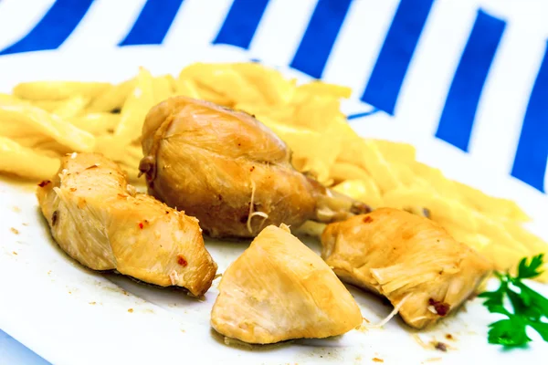 Kyckling med potatis — Stockfoto