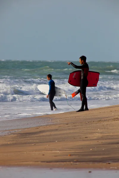 Bodyboader och surfare — Stockfoto