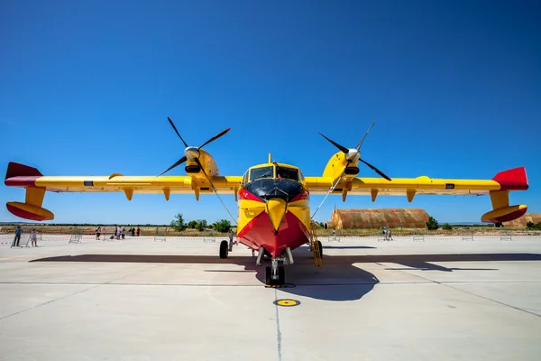 Deniz uçağı canadair cl-215 — Stok fotoğraf