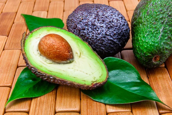 Verschillende avocado 's — Stockfoto