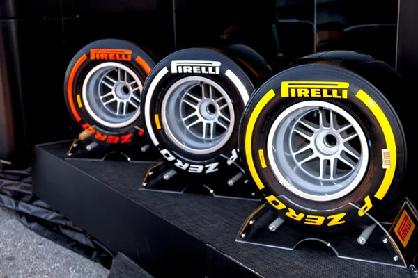 Luftreifen-Pirelli — Stockfoto