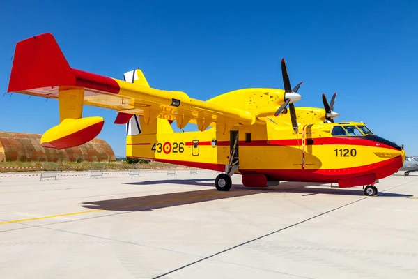 Hydravion Canadair CL-215 — Photo