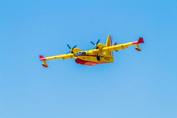 Watervliegtuig canadair cl-215 — Stockfoto