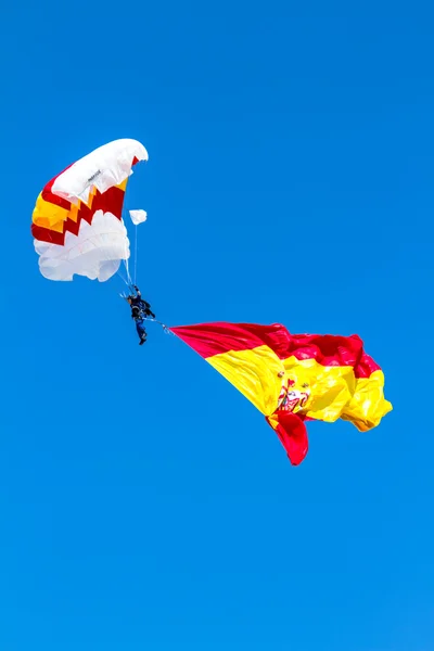 Parachutist van de papea — Stockfoto
