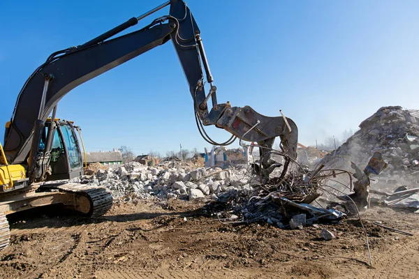 Crawler Demolition Excavator Pulverizer Met Hydraulische Crusher Scharen Apparatuur Voor Stockfoto