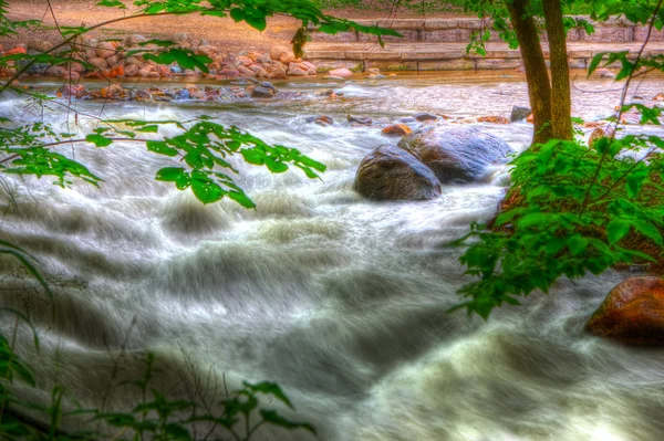 Rocky River Rapids in Hdr — Stockfoto