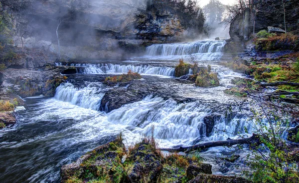 Cachoeira cênica colorida em HDR — Fotografia de Stock