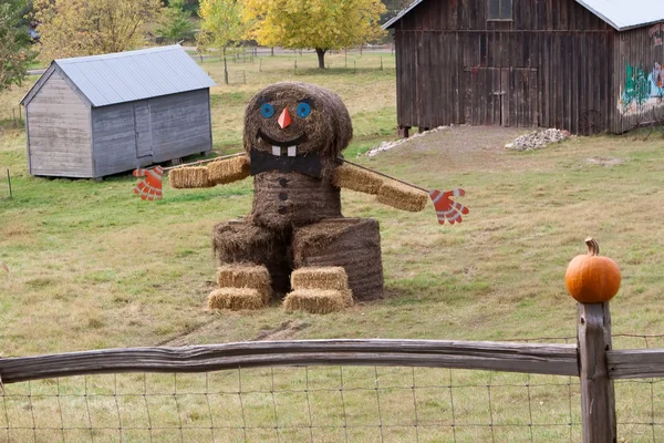 A giant Halloween scarecrow — Stock Photo, Image