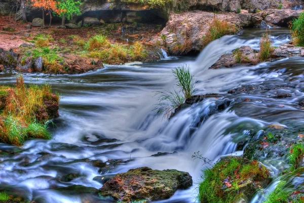 Cachoeira do rio em alta faixa dinâmica — Fotografia de Stock